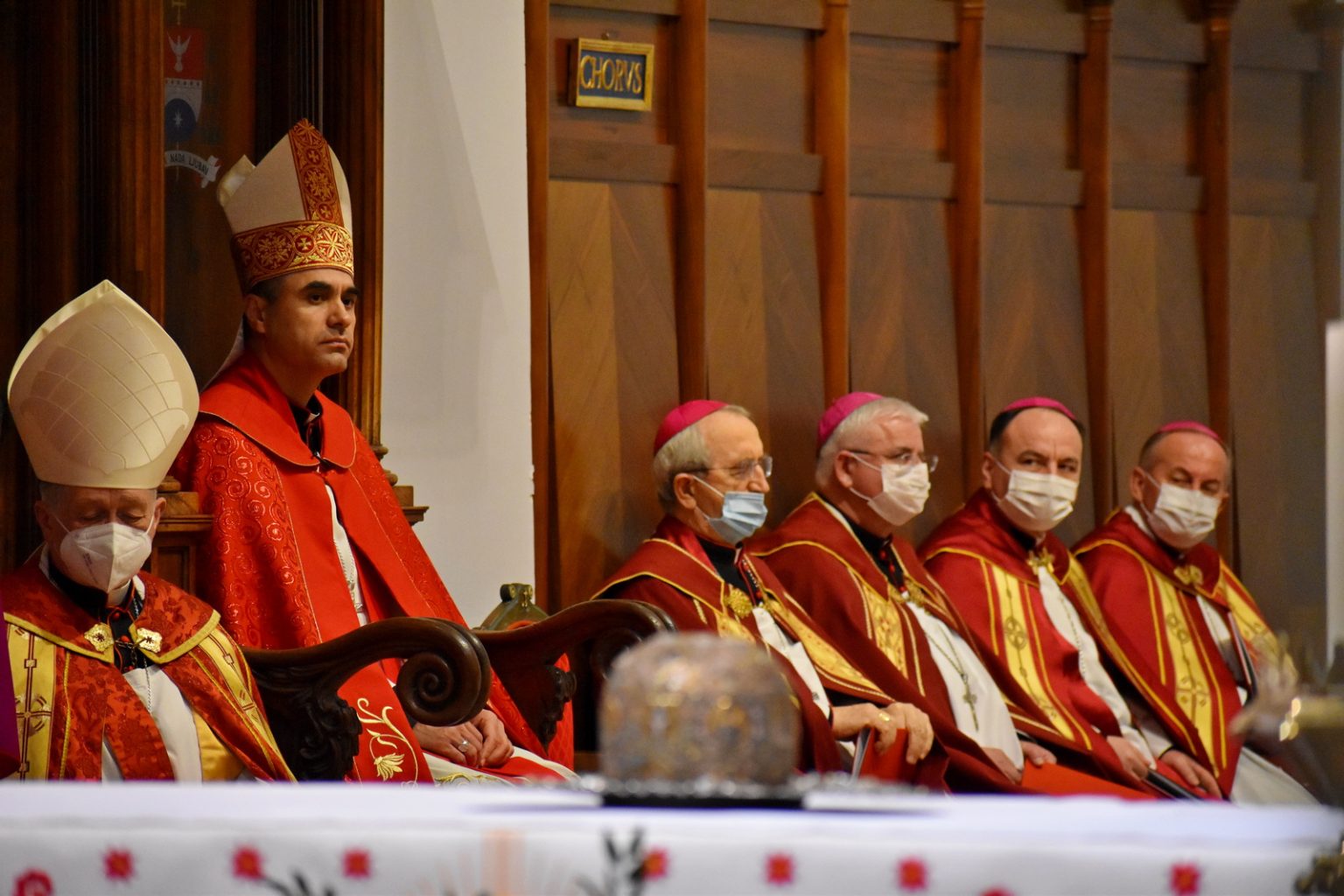 Mons. Barišić na Prvoj večernjoj: Sv. Vlaho je ostavio vjernost Božjoj ljubavi kao najveće svoje bogatstvo braći i sestrama u vjeri za sva vremena