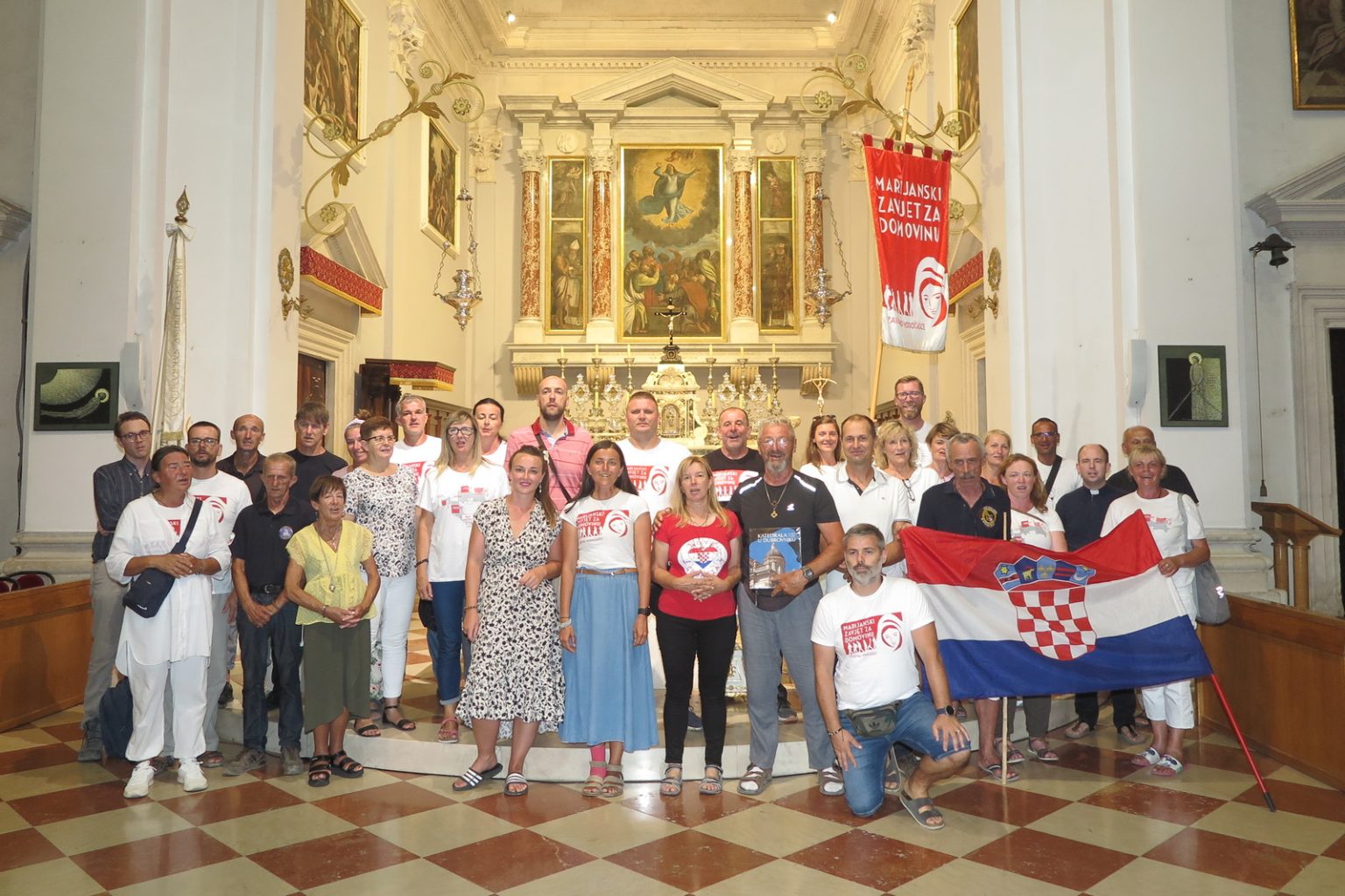 Završetak Marijanskog zavjeta za Domovinu u katedrali