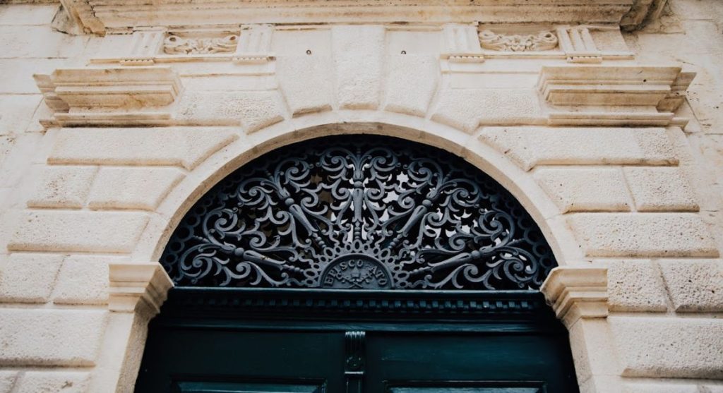 Gradonačelnik i župan čestitali biskupu Uskrs