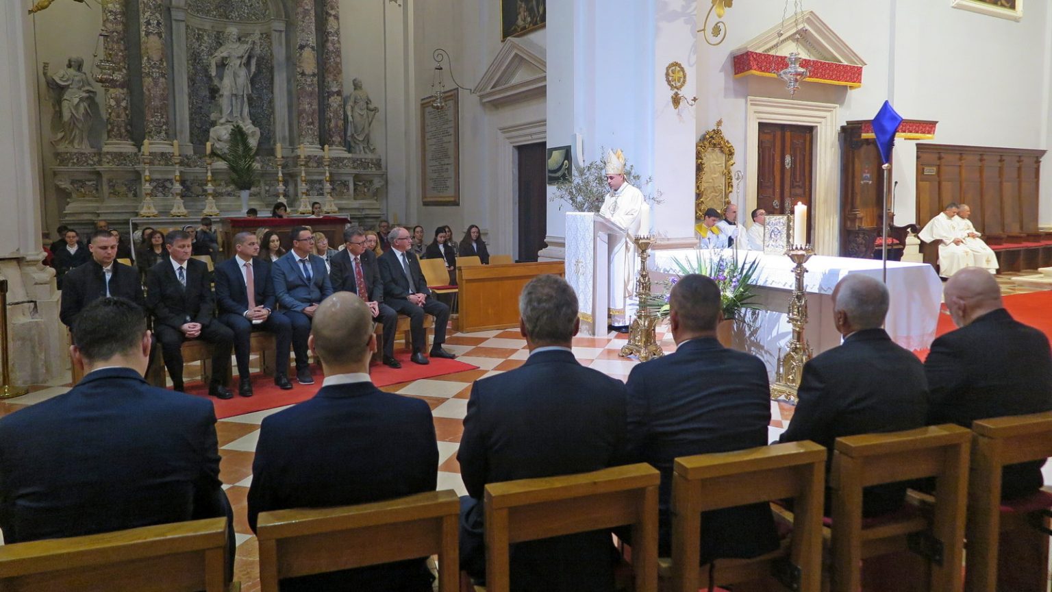 MISA VEČERE GOSPODNJE ‘Isusov život je sažet u glagolu ljubiti’