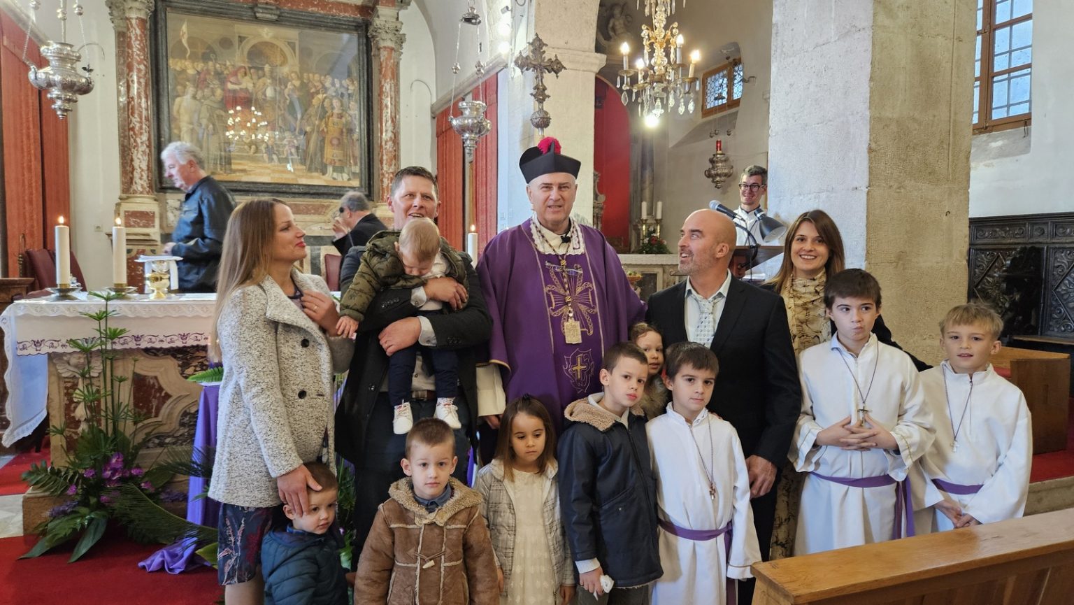 Blato: Kanonik Kovačević krstio 5. dijete u obitelji Šeparović