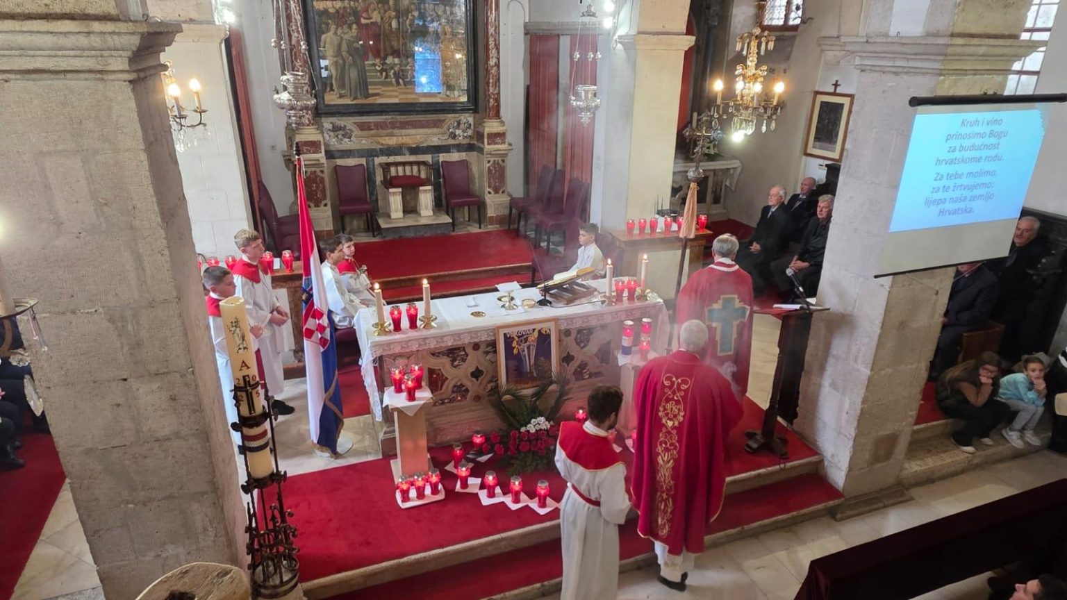 Misa za stradale u obrani Vukovara i Škabrnje
