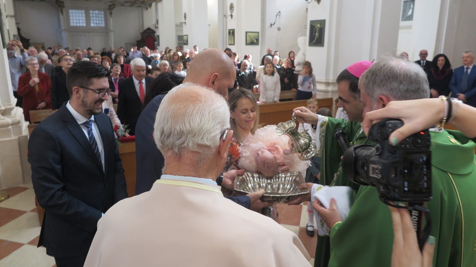 Velika slavlja u obitelji Kaminski: Zlatni pir i krštenje 5. djeteta
